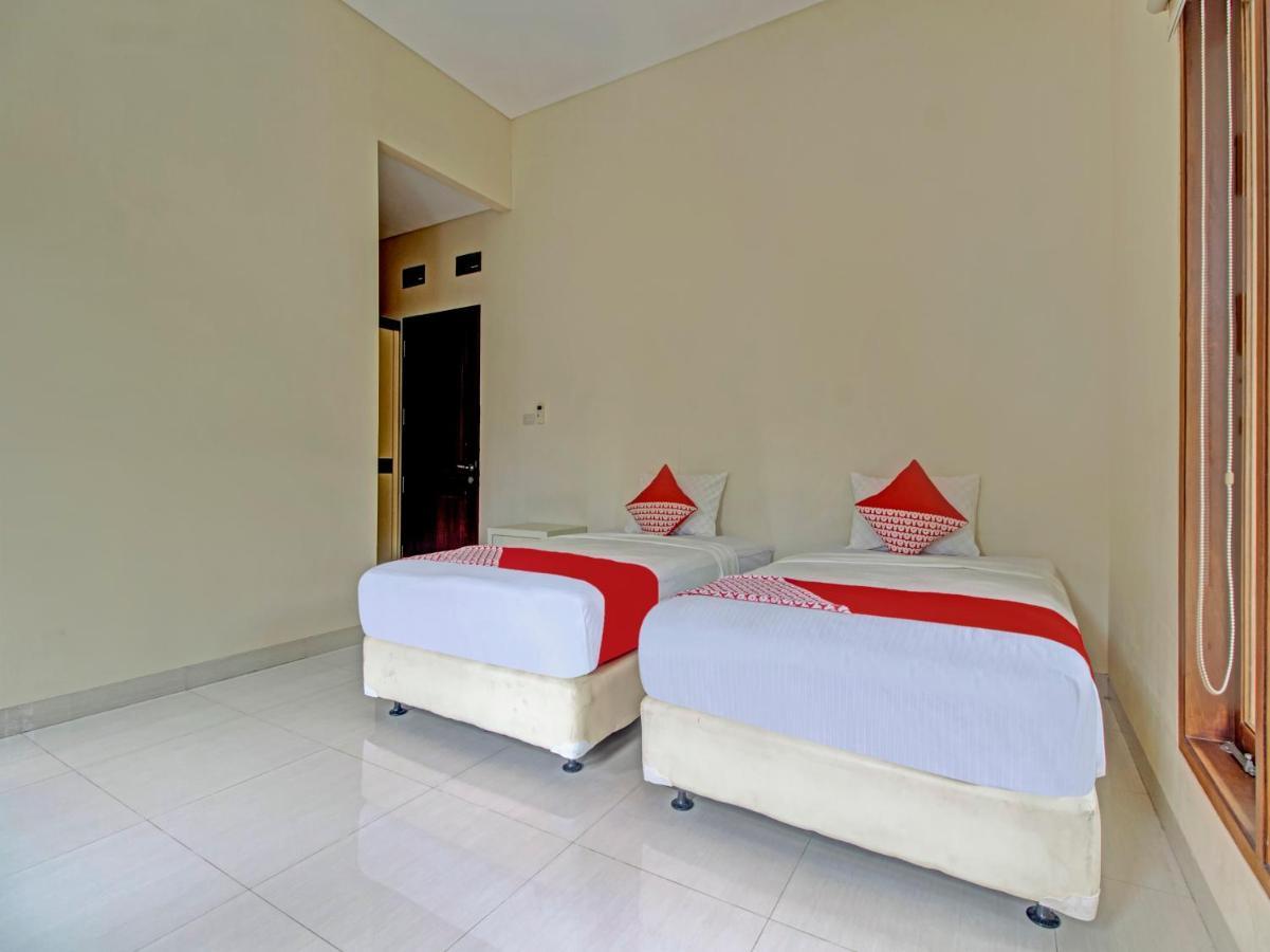 Oyo 89997 Hotel Bumi Kedaton Waterpark Бандар-Лампунг Екстер'єр фото