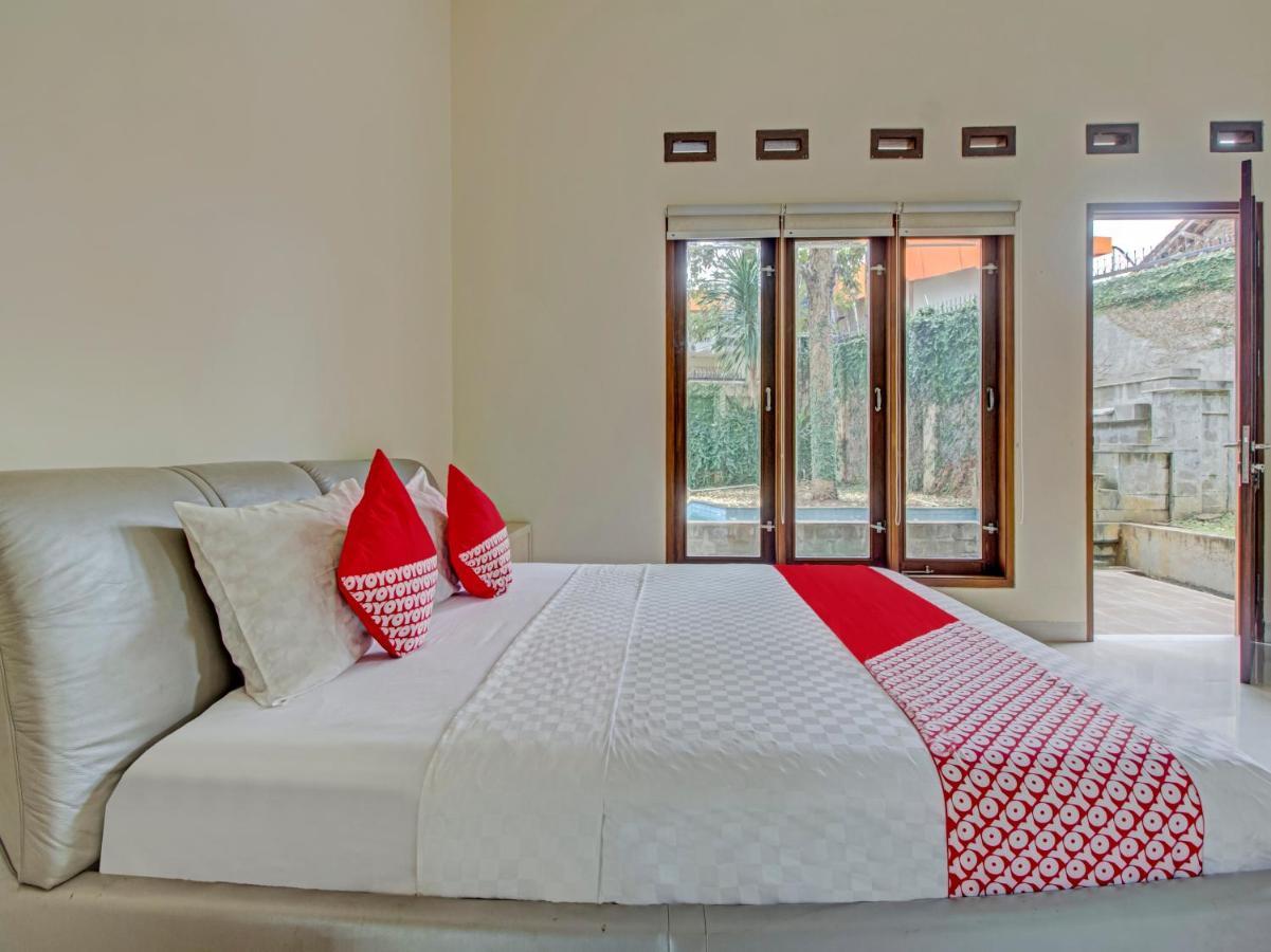 Oyo 89997 Hotel Bumi Kedaton Waterpark Бандар-Лампунг Екстер'єр фото