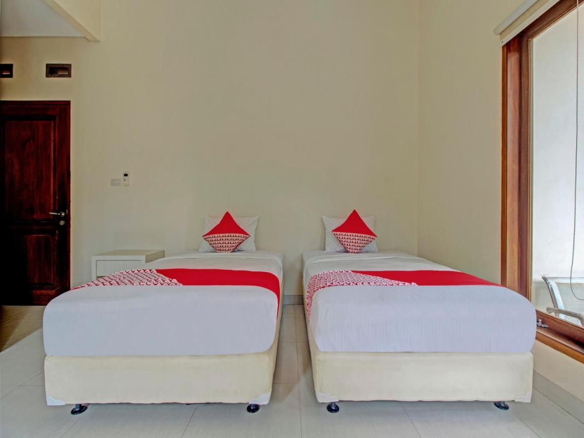 Oyo 89997 Hotel Bumi Kedaton Waterpark Бандар-Лампунг Екстер'єр фото